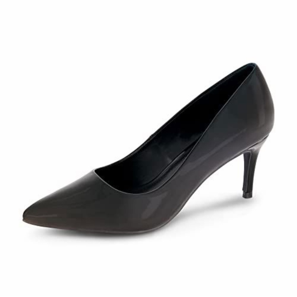 New in Box- CUSHIONAIRE Women's Preston Dress Pump +Memory Foam Black Patent 8 W